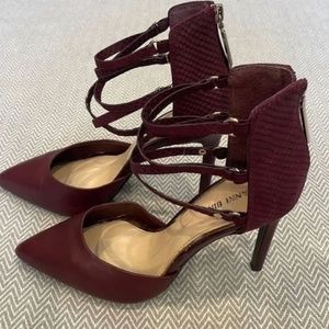 Gianni Bini Snake Textured Backing Maroon/ Burgundy Stiletto (Lightly Worn) 7.0